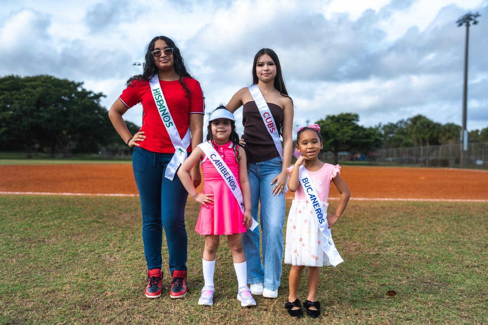 Reinas/Representantes de los equipos presentes en la inauguración de la Temporada Primavera 2026