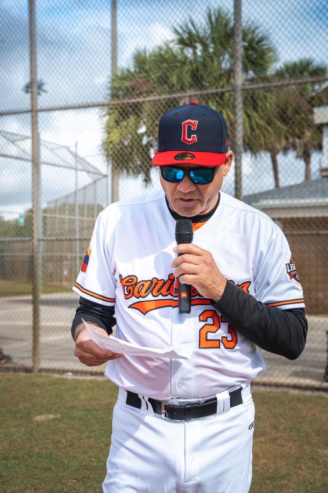 El director José G. Ramirez formaliza la inauguración de la Temporada Primavera 2026